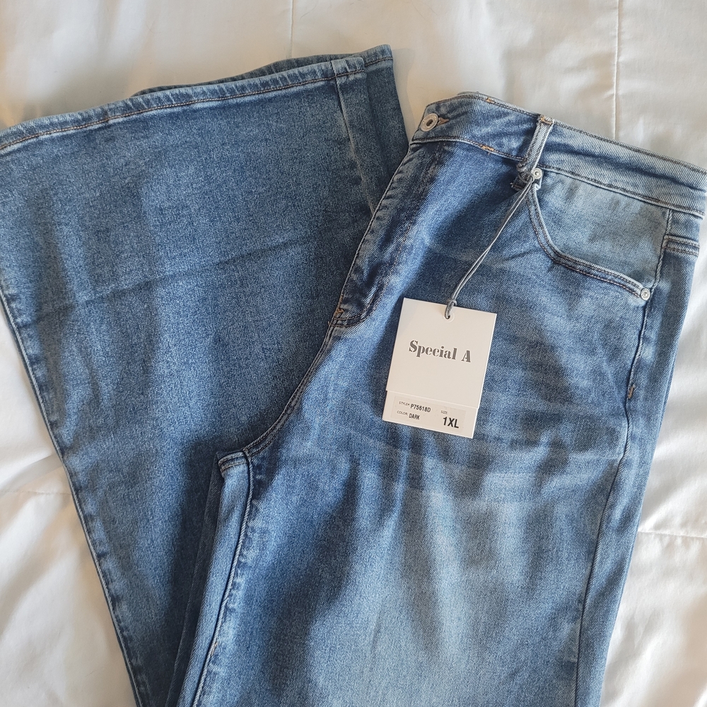 Super Wide Leg Blue Jeans